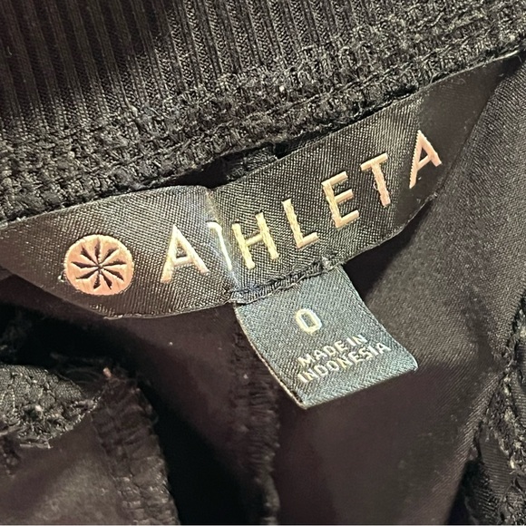 Athleta "Brooklyn" Black Tapered Mid Rise Pants US 0 (02/18) - Picture 5 of 7